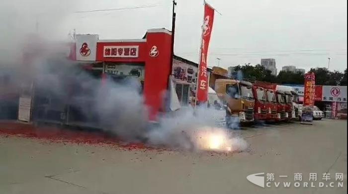乘龍汽車(chē)早開(kāi)工，祝大家狗年大發(fā)！3.jpg